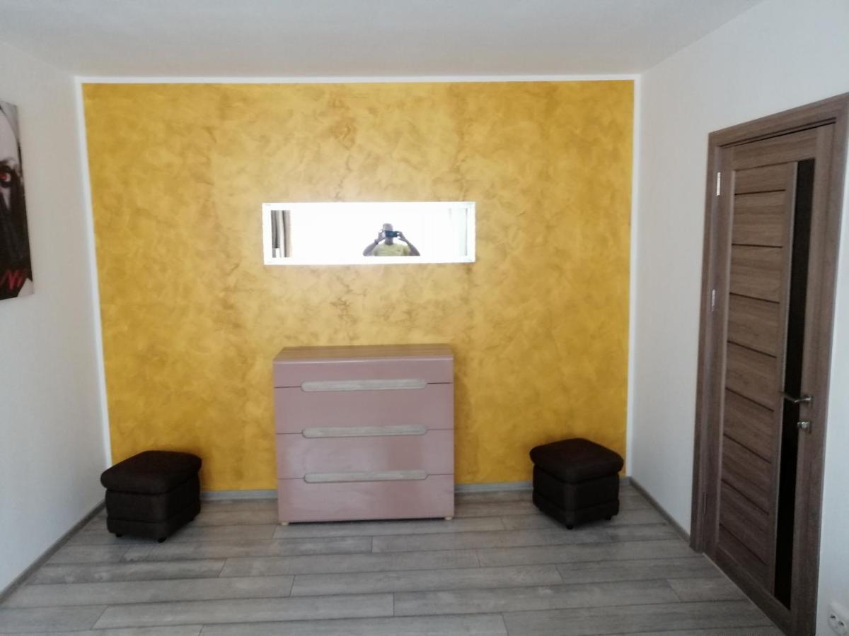 Central City Apartment Bacău Екстериор снимка