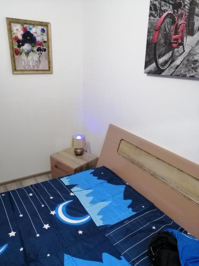 Central City Apartment Bacău Екстериор снимка